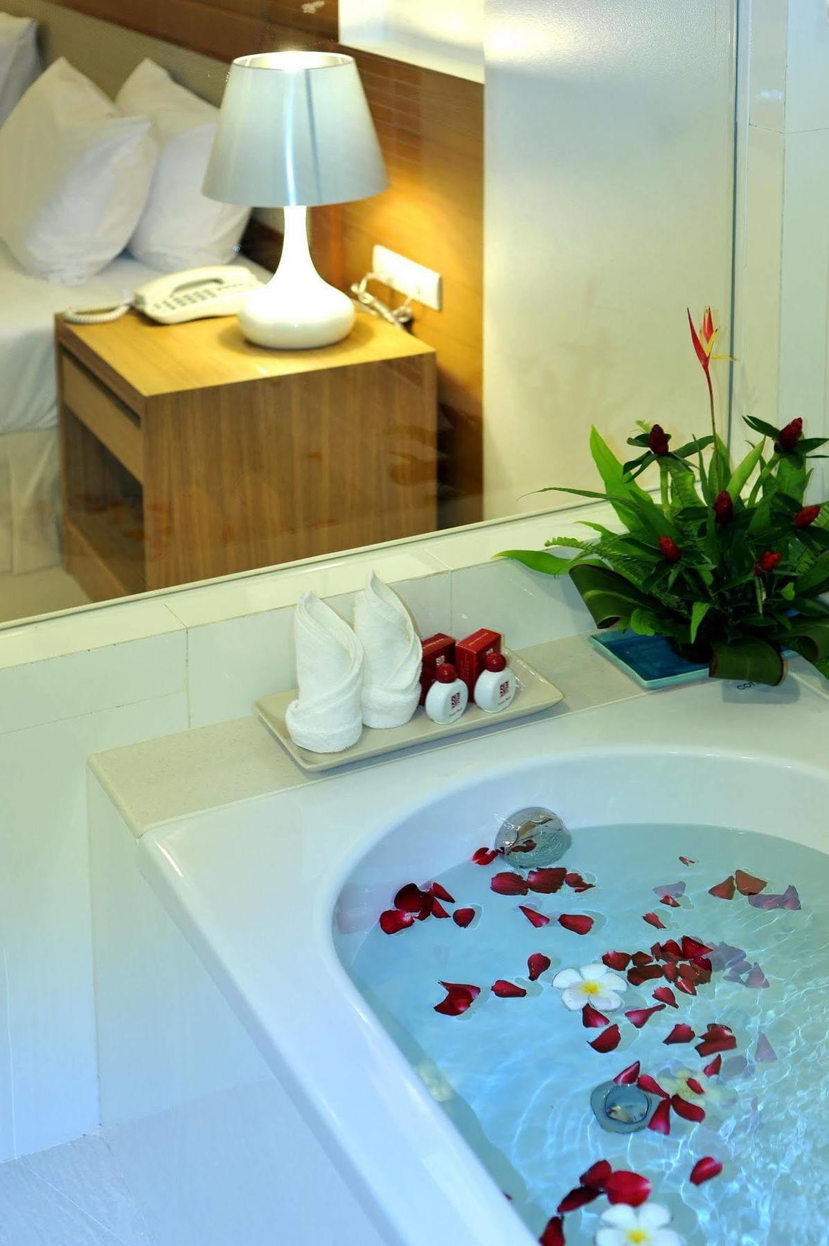Chalong Princess Pool Villa Resort Sha Extra Plus Kültér fotó
